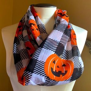 Pumpkins Halloween Thanksgiving women’s scarf spooky season nwt